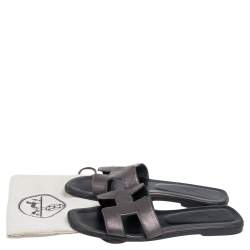 Pre Owned Hermes Metallic Grey Leather Oran Flat Slides Size 37