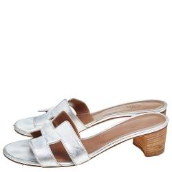 Pre Owned Hermes Silver Leather Oasis Slide Sandals Size 38