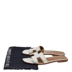 Pre Owned Hermès White Leather Oran Flat Sandals Size 38