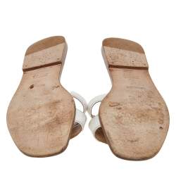 Pre Owned Hermès White Leather Oran Flat Sandals Size 38