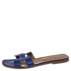 مملوكة مسبقًا Hermes  Blue Leather Oran Flat Sandals 41.5