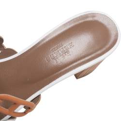 مملوكة مسبقًا Hermés White/Brown Leather Tandem Slide Sandals Size 37.5