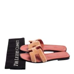 Pre Owned Hermés Beige Fur Oran Slide Sandals Size 38.5