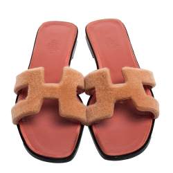 Pre Owned Hermés Beige Fur Oran Slide Sandals Size 38.5