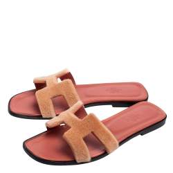 Pre Owned Hermés Beige Fur Oran Slide Sandals Size 38.5