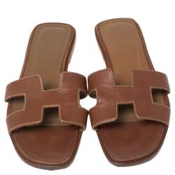 مملوكة مسبقًا Hermes Brown Leather Oran Flat Slides Size 37