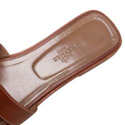 مملوكة مسبقًا Hermes Brown Leather Oran Sandals Size 40