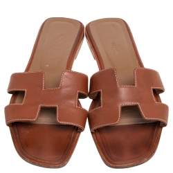 مملوكة مسبقًا Hermes Brown Leather Oran Sandals Size 40