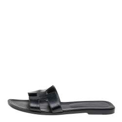 مملوكة مسبقًا Hermes Black Patent Leather Oran Flat Sandals Size 41
