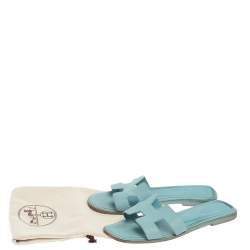 Pre Owned Hermes Sky Blue Leather Oran Sandals Size 37.5