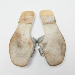 Pre Owned Hermes Silver Patent Leather Oran Sandals Size 41.5