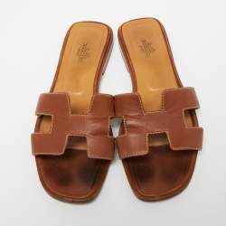 Pre Owned Hermès Brown Leather Oran Flat Sandals Size 37
