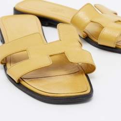 Hermes Yellow Textured Patent Leather Oran Flats Size 38