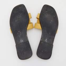 Hermes Yellow Textured Patent Leather Oran Flats Size 38