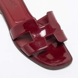 Pre Owned Hermès  Burgundy Leather Oran Flat Sandals Size 37