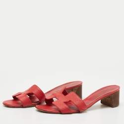 مملوكة مسبقًا Hermes Red Textured Leather Oasis Slide Sandals Size 39