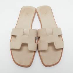 مملوكة مسبقًا Hermes Beige Leather Oran Flat Slides Size 39.5
