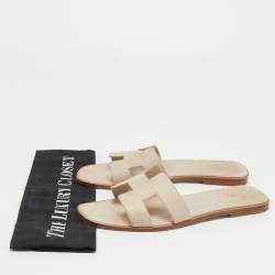 مملوكة مسبقًا Hermes Beige Leather Oran Flat Slides Size 39.5