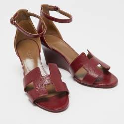 مملوكة مسبقًا Hermes Burgundy Leather Legend Wedge Sandals Size 38.5