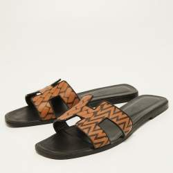 مملوكة مسبقًا Hermes Brown/Black Leather Oran Flat Slides Size 41