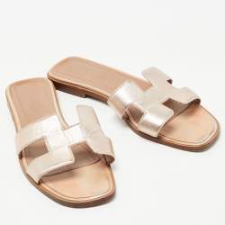Pre Owned Hermes Metallic Gold Leather Oran Sandals Size 39