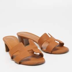 مملوكة مسبقًا Hermes Tan Leather Oasis Slide Sandals Size 38