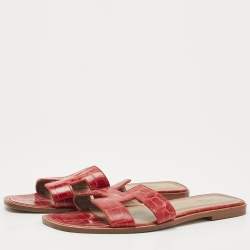 Pre Owned Hermes Dark Red Croc Embossed Leather Oran Flat Slides Size 39