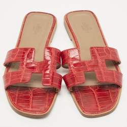 Pre Owned Hermes Dark Red Croc Embossed Leather Oran Flat Slides Size 39
