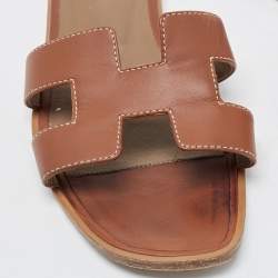 Pre Owned Hermes Brown Leather Oran Flat Slides Size 37.5