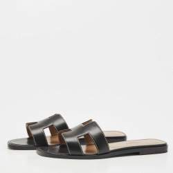 مملوكة مسبقًا Hermes Black Leather Oran Flat Slides Size  37