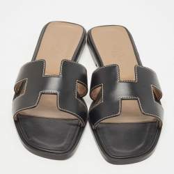 مملوكة مسبقًا Hermes Black Leather Oran Flat Slides Size  37