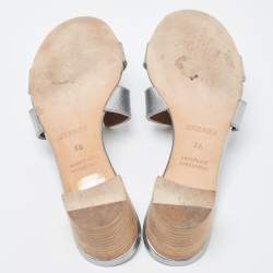 مملوكة مسبقًا Hermes Silver Leather Oasis Slides Size 36
