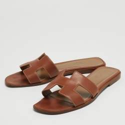 Pre Owned Hermès Brown Leather Oran Flat Slides Size 37