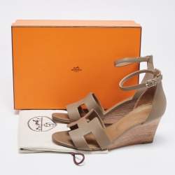 Pre Owned Hermes Taupe Leather Legend Sandals Size 40