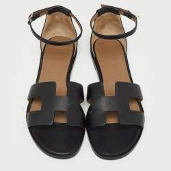 مملوكة مسبقًا Hermes Black Leather Santorini Flat Sandals Size 38
