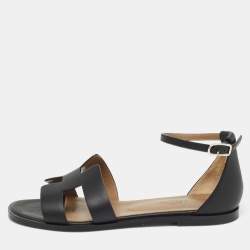 مملوكة مسبقًا Hermes Black Leather Santorini Flat Sandals Size 38