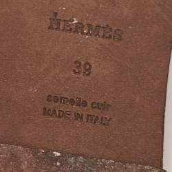 مملوكة مسبقًا Hermes Red  Croc Embossed Oran Flat Size Size 39  