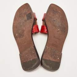 مملوكة مسبقًا Hermes Red  Croc Embossed Oran Flat Size Size 39  