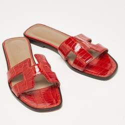 مملوكة مسبقًا Hermes Red  Croc Embossed Oran Flat Size Size 39  