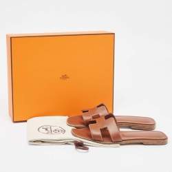مملوكة مسبقًا Hermes Brown Leather Oran Flat Slides Size 37