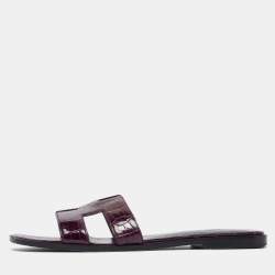 مملوكة مسبقًا Hermes Purple Alligator Patent Leather Oran Flat Slides Size 39