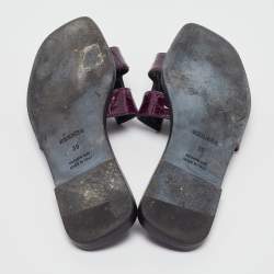 مملوكة مسبقًا Hermes Purple Alligator Patent Leather Oran Flat Slides Size 39