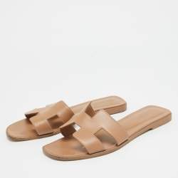 Pre Owned Hermes Light Brown Leather Oran Flat Slides Size 39