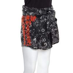 Pre Owned Isabel Marant Black and Red Eyelet Embroidered Cotton Nash Shorts M