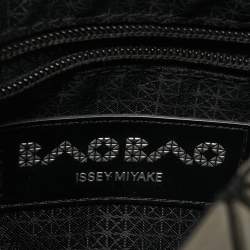 مملوكة مسبقًا Issey Miyake Baobao Grey/Burgundy PU Leather and Mesh Nylon Bucket Bag