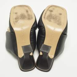 مملوكة مسبقًا حذاء سلايد ج.و. أندرسون جلد أسود بتفاصيل سلسلة ملتوية مقاس 40.5