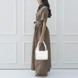 Pre Owned حقيبة يد توتس جاكيموس لو بيتي ساك نويد جلد أبيض