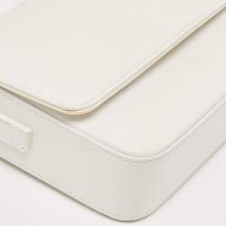 مملوكة مسبقًا Jacquemus White Leather Le Carinu Logo Shoulder Bag