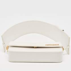 مملوكة مسبقًا Jacquemus White Leather Le Carinu Logo Shoulder Bag
