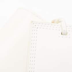 مملوكة مسبقًا Jacquemus White Leather Le Carinu Logo Shoulder Bag